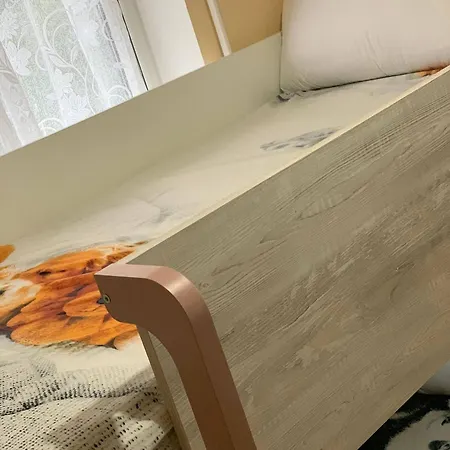 In House - Bunk Three Single Bed Small Гостевой дом Phibblestown