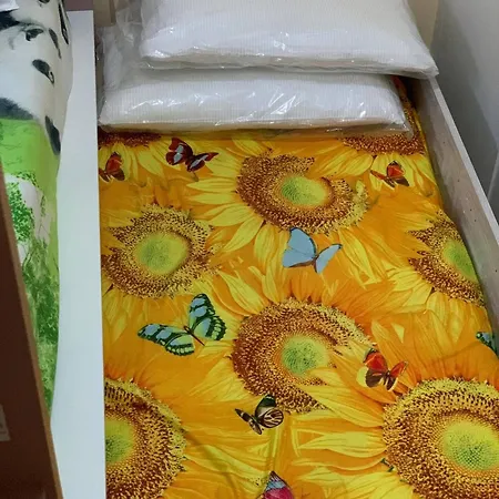 In House - Bunk Three Single Bed Small Гостевой дом